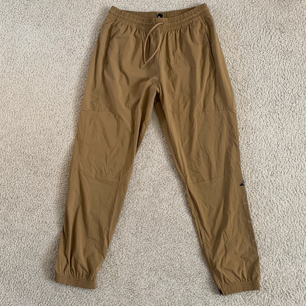 Brand new Men’s adidas light weight jogger